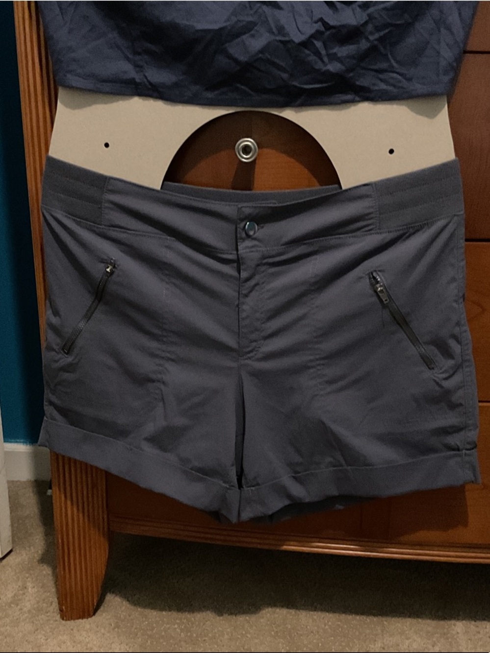 Te Verde Women's Dark Gray Performance Shorts